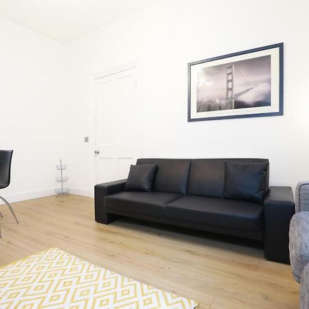 אדינבורו Stunning Modern 3 Bedroom Apartment מראה חיצוני תמונה