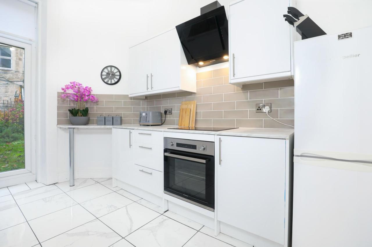 אדינבורו Stunning Modern 3 Bedroom Apartment מראה חיצוני תמונה