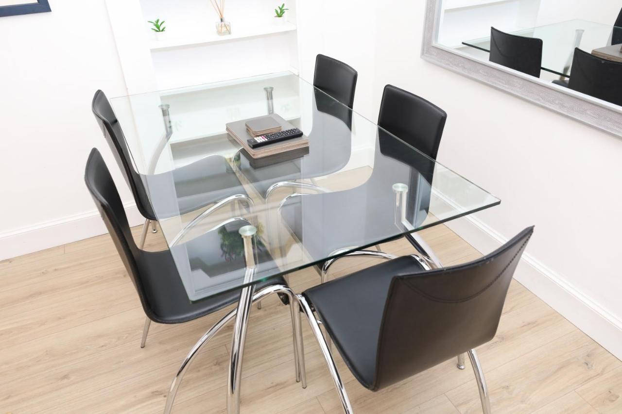 אדינבורו Stunning Modern 3 Bedroom Apartment מראה חיצוני תמונה