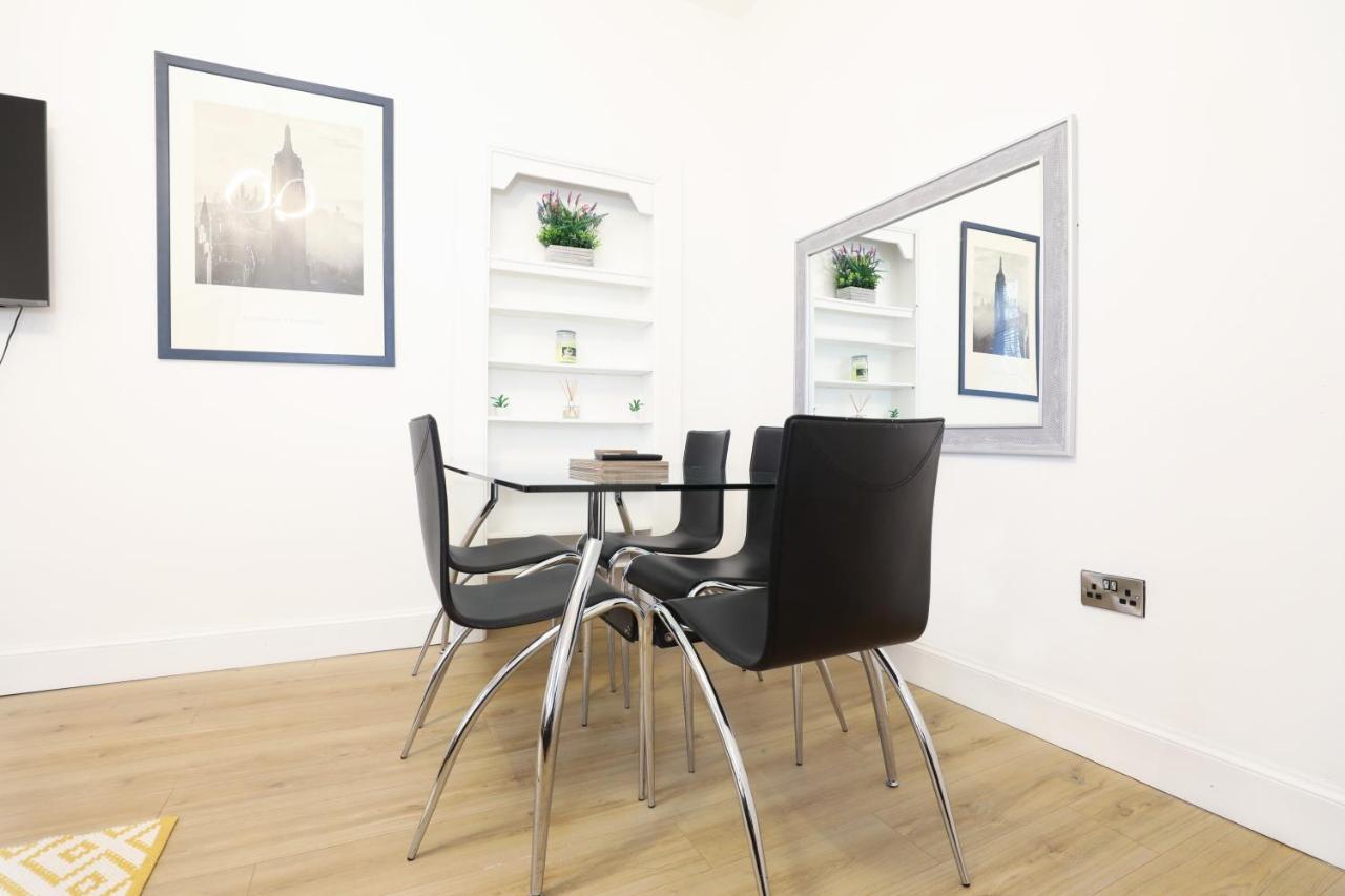 אדינבורו Stunning Modern 3 Bedroom Apartment מראה חיצוני תמונה