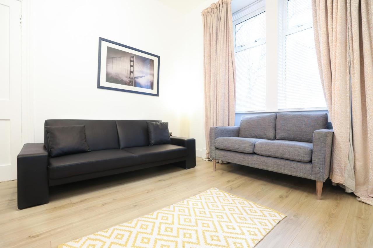 אדינבורו Stunning Modern 3 Bedroom Apartment מראה חיצוני תמונה